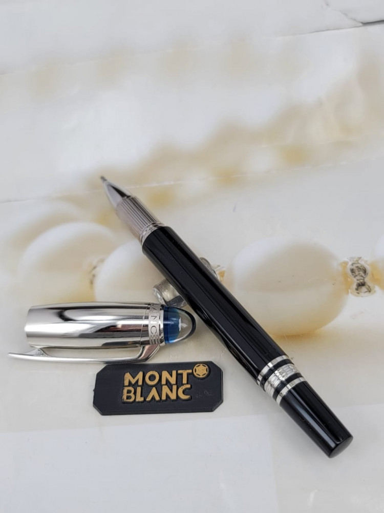 Montblanc pen first class price 180 riyals with box pen without name original pen accessories available at 40 riyals