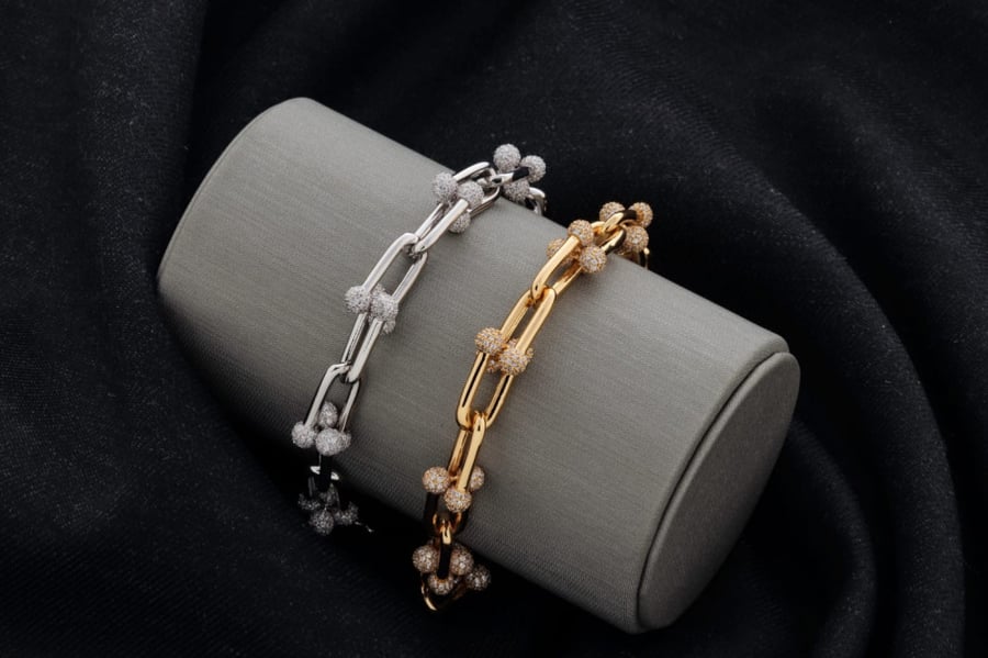 A single bracelet encrusted with zircon
