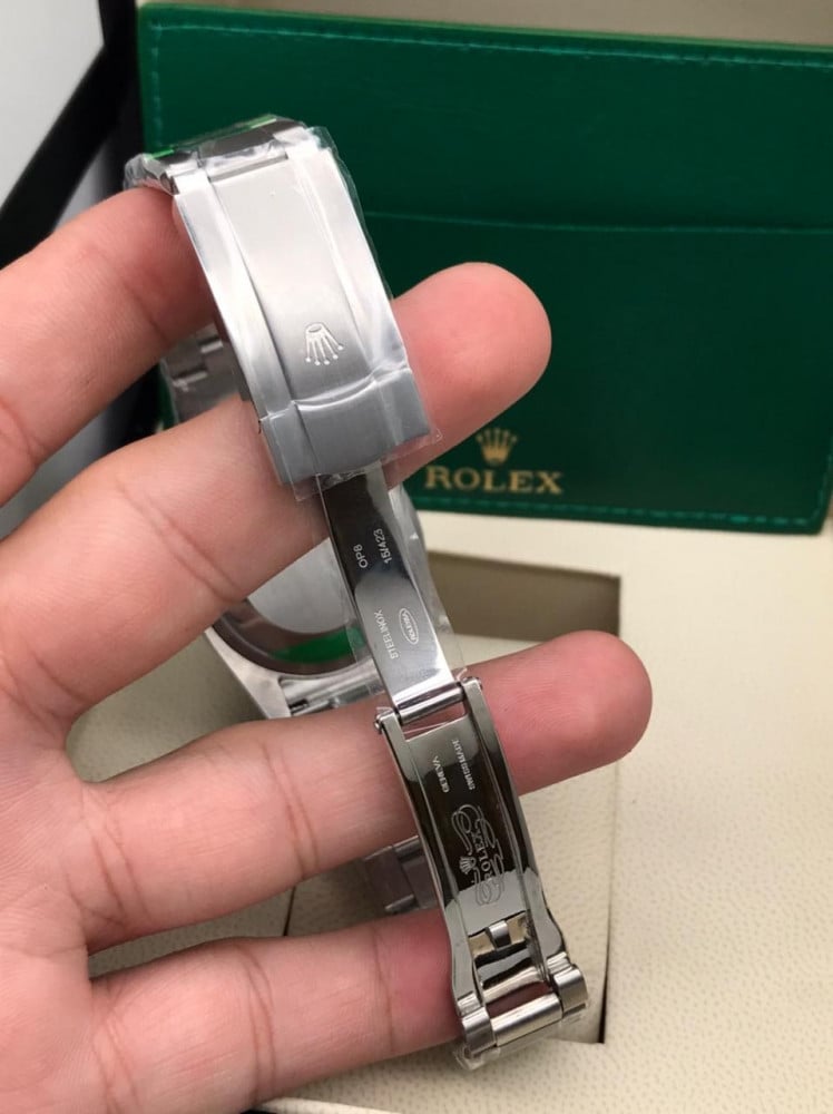 Rolex Oyster Perpetual watch, automatic movement, 36mm size, high-quality material, scratch-resistant glass, water-resistant, matte strap, full engraved clasp, same as original, price 650 riyals only, without accessories, with an elegant box✅✅