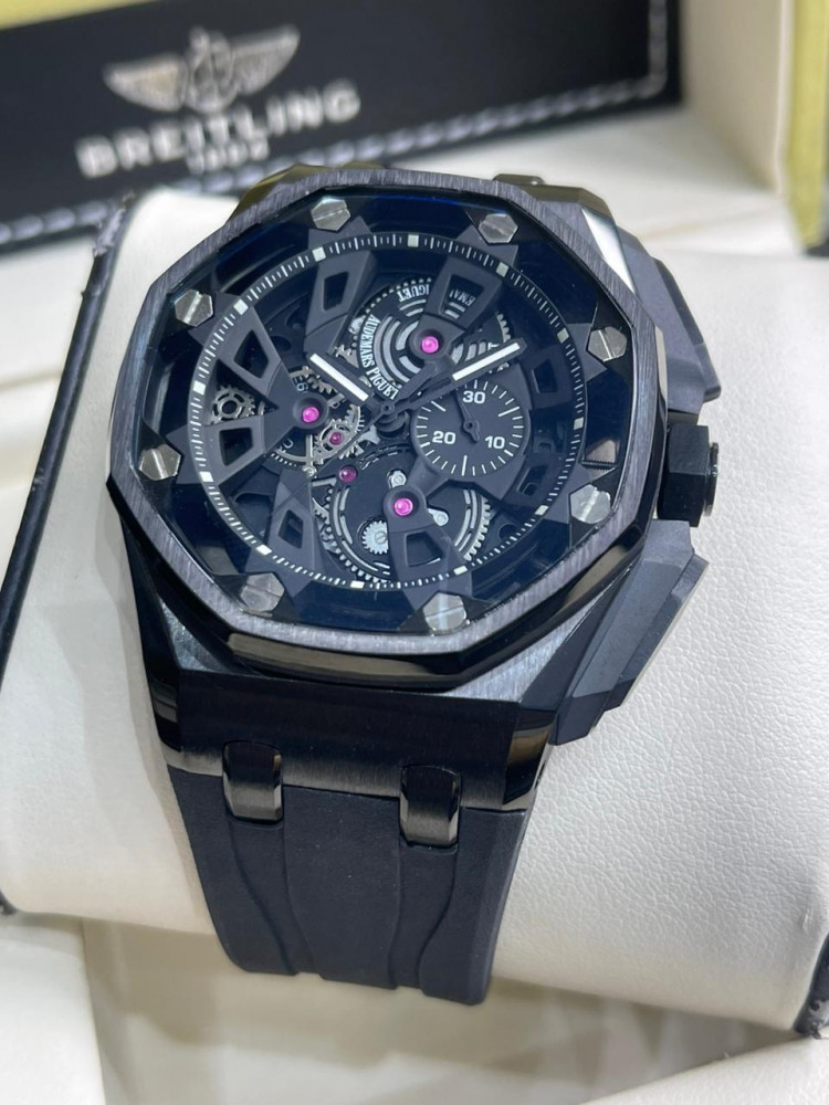 A men's Audemars Piguet Royal watch with a high-quality battery