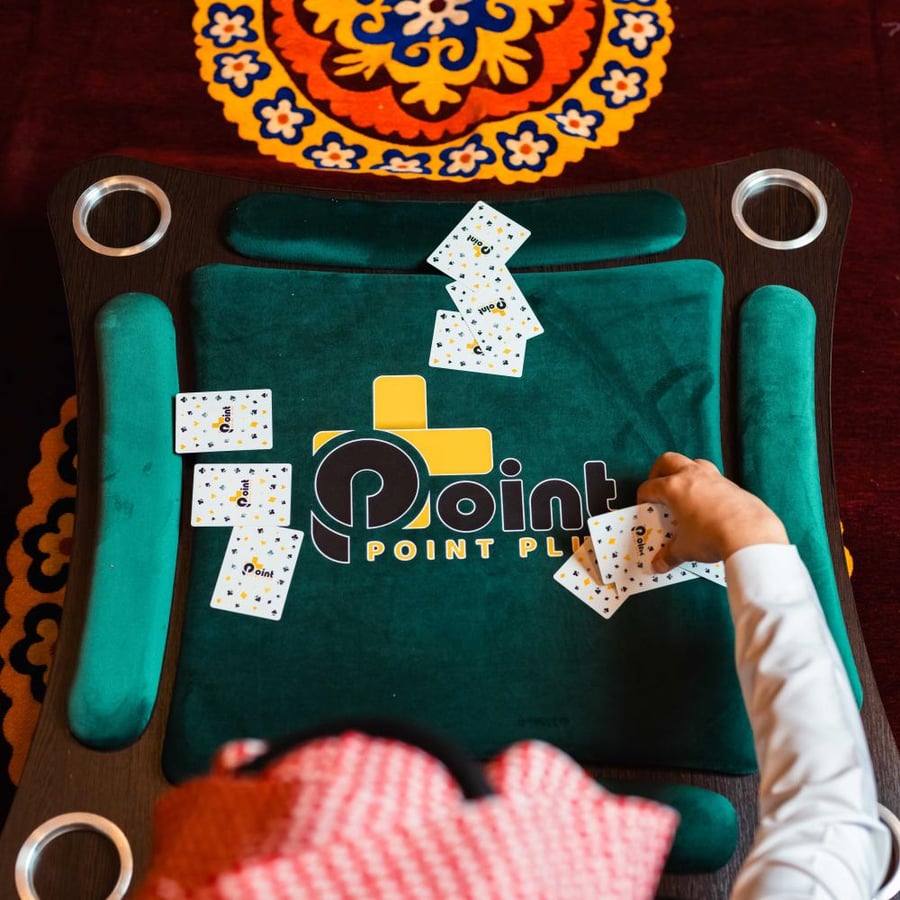 طاولة بلوت أرضية من متجر اربعة - four