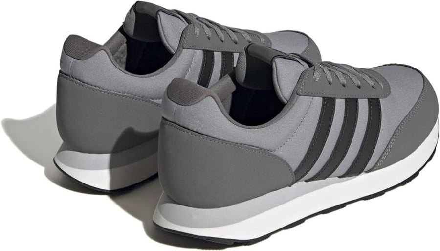 حذاء للرجال من اديداس size-42.2/3-EU   ..