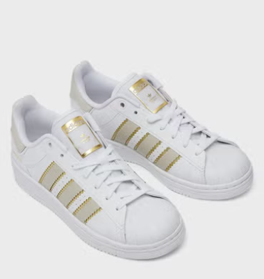 حذاء للنساء من اديداس size-38-EU   .....