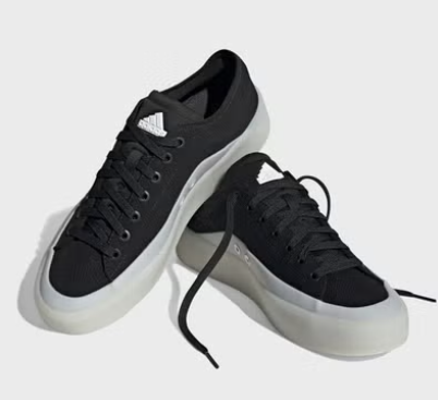حذاء للجنسين من اديداس size-45 1/3 EU   ...