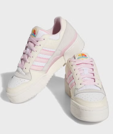 حذاء للنساء من اديداس size-40.2/3-EU  ...