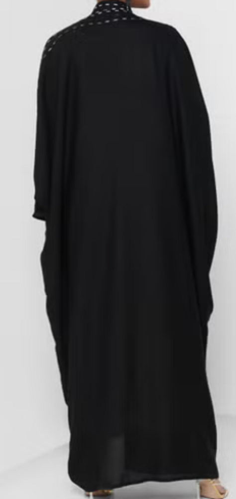 عباية بفتحة أمامية للنساء من  هيا كلوزيت size-S