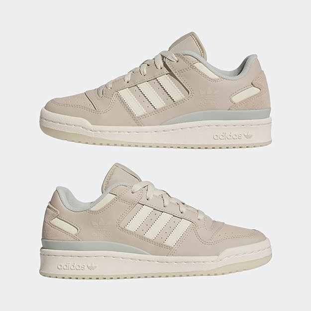 حذاء للنساء من اديداس size-36 2/3 EU   ....