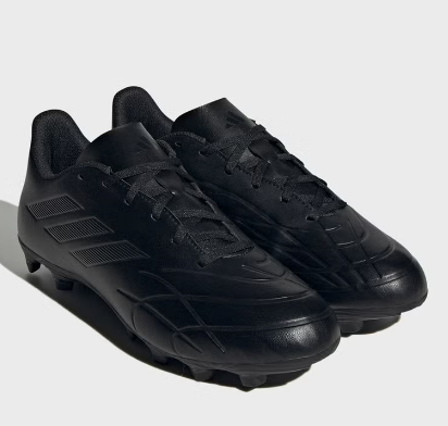 حذاء رياضي من اديداس للرجال size-46-EU   ..