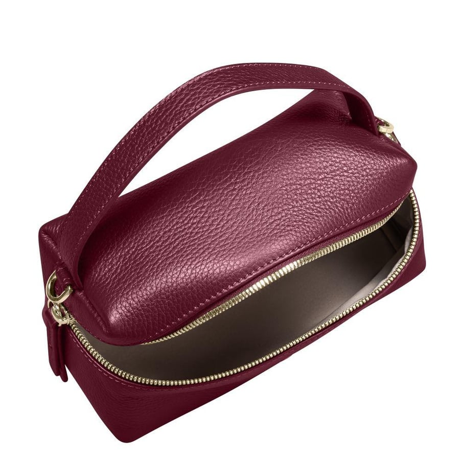 حقيبة «إيلي» الصغيرة من اقنر - عنابي | Aigner Ellie Bag Burgundy