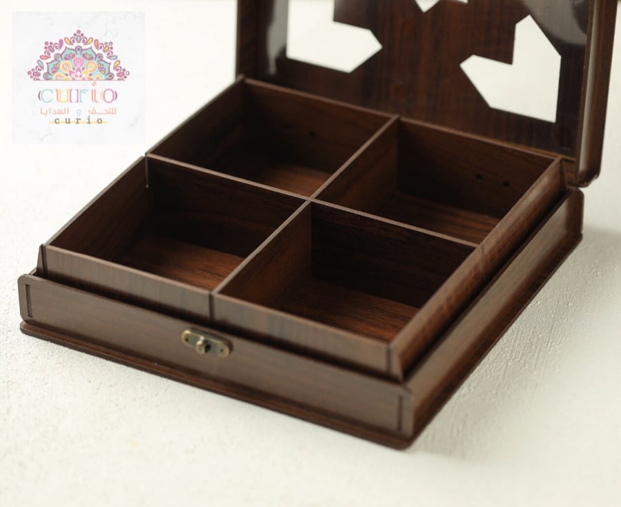 صندوق من الخشب المضغوط( MDF ) ، متعدد الاستخدام  مقاس 22/22 سم  سم السعر : 37 ريال