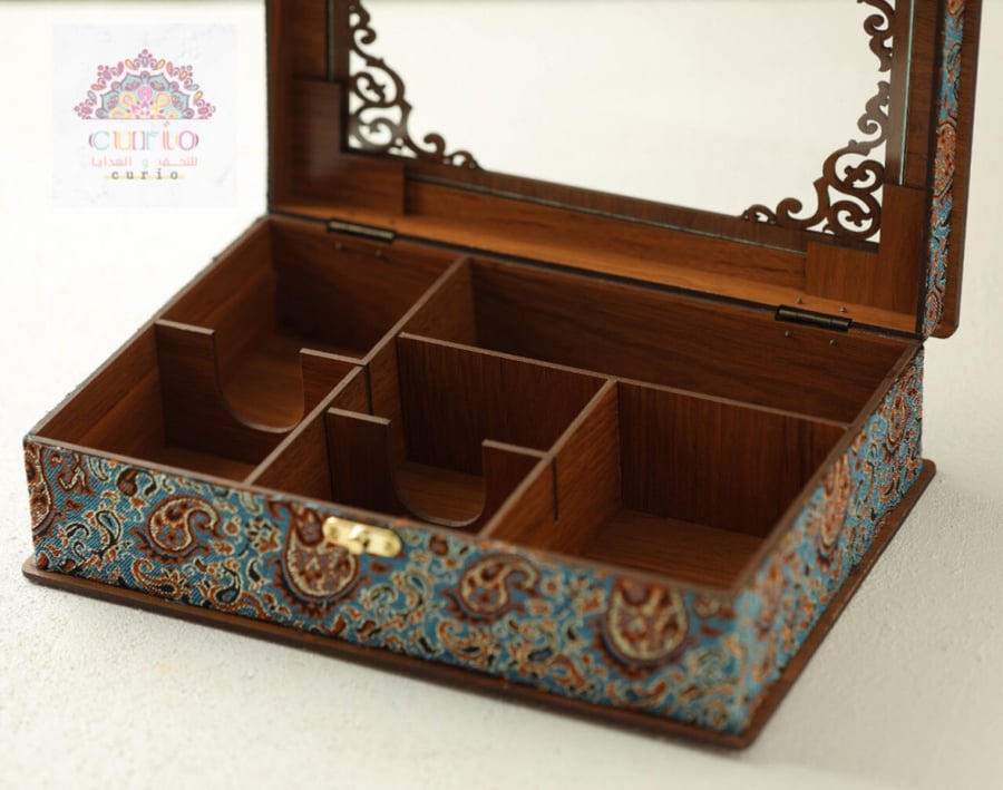 صندوق من الخشب المضغوط MDF ، مقسم ، لركن الكوفي والشاي المقاس : 26/18 سم  السعر : 56 ريال