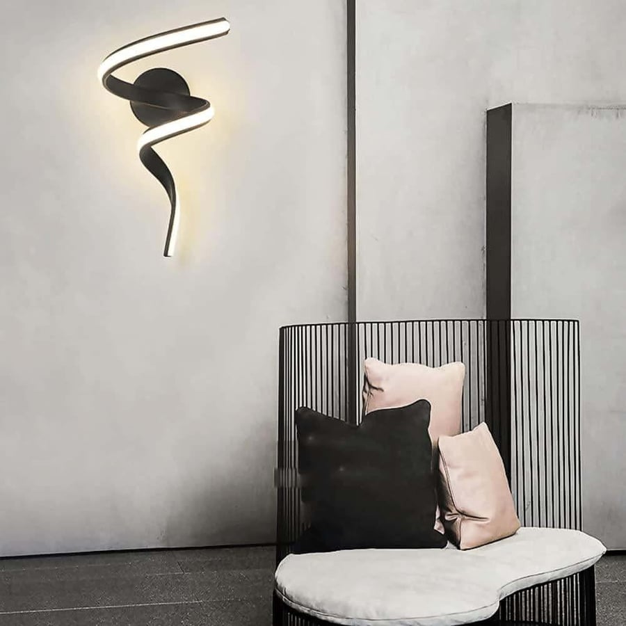 إنارة جدارية عصرية خطية