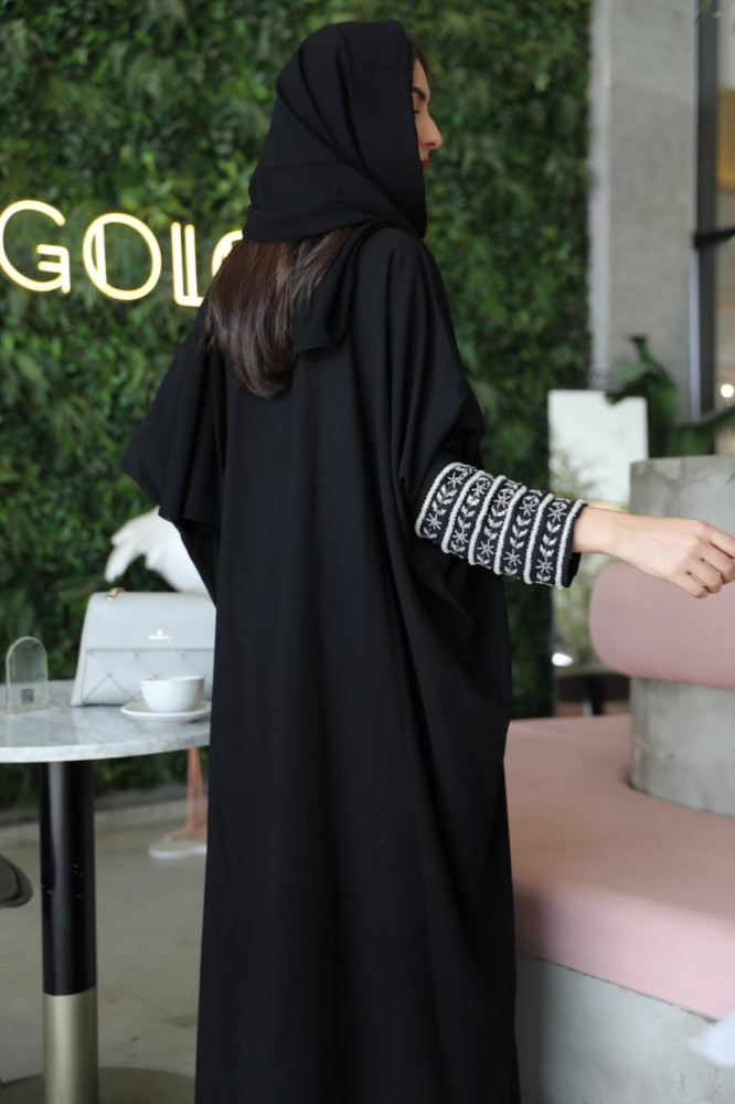 عباية ملكي تطريز من الكم