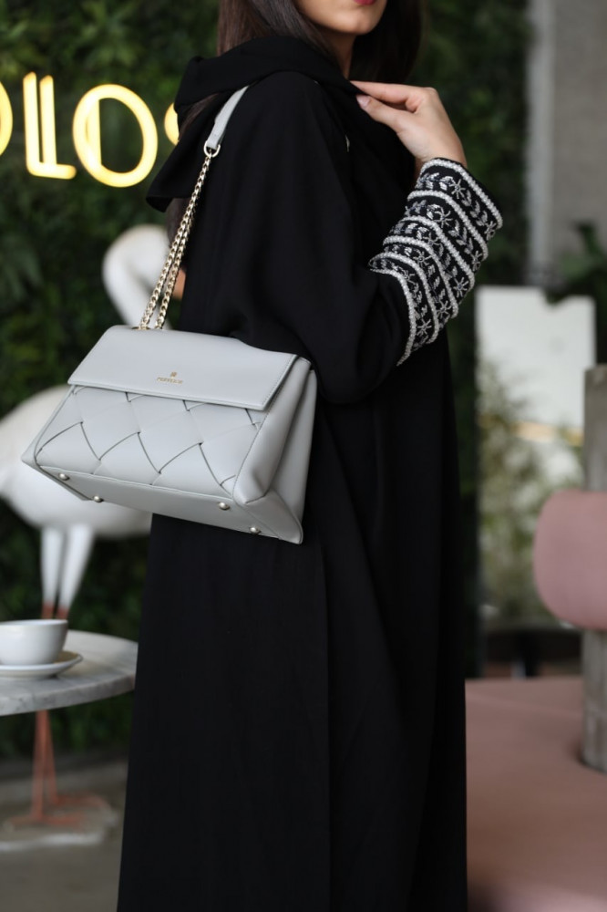 عباية ملكي تطريز من الكم