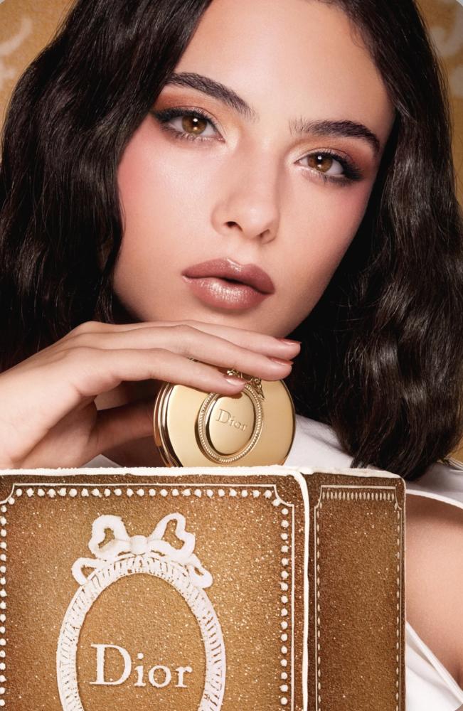 ديور هايلايتر لمسة نهائية فوريفر Glow Luminizerبإصدار محدود 029 Frozen Médaillon