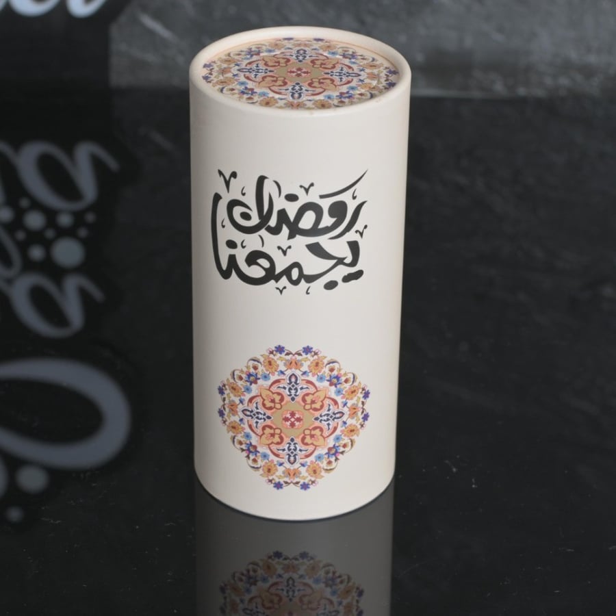 مجموعه (12)  مناديل اسطواني عبارة رمضان يجمعناا6*16سم