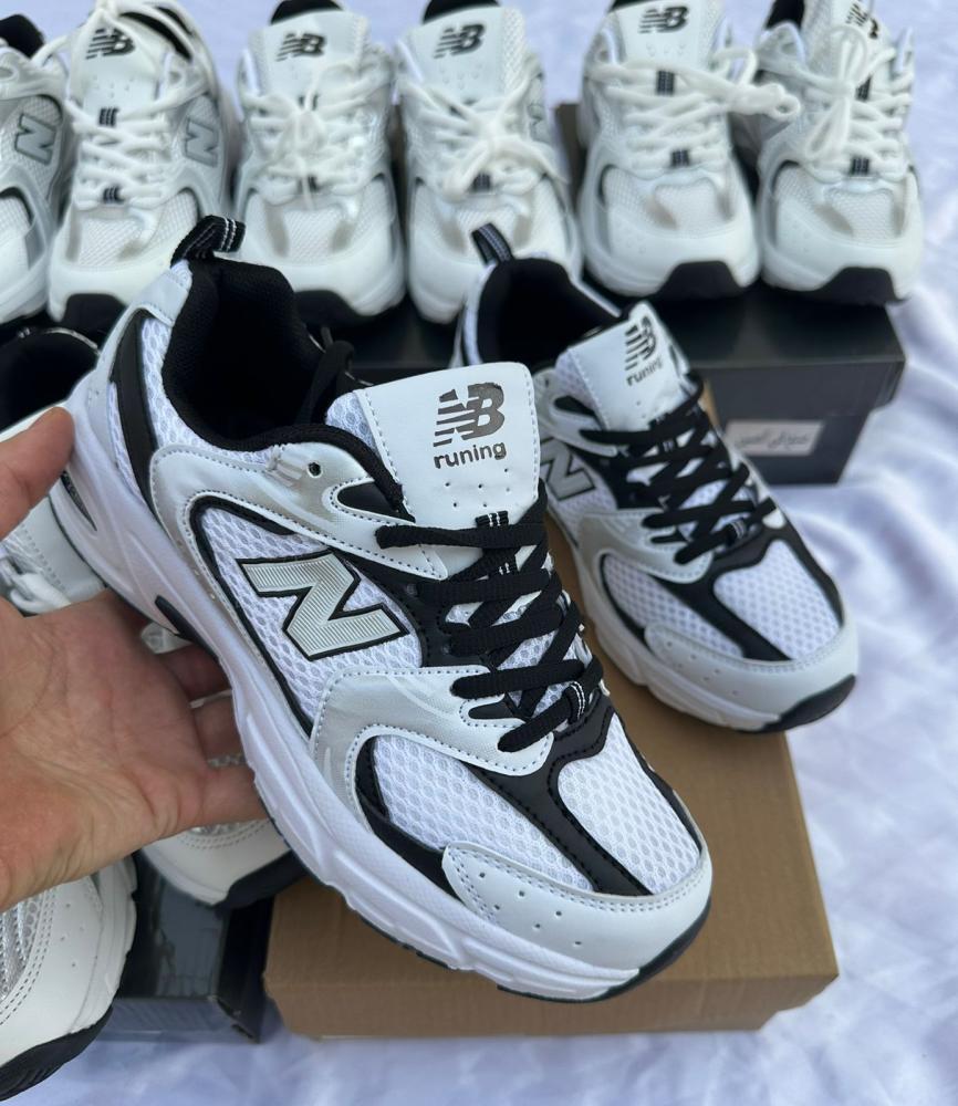Snickers New Balance lightweight and perfect