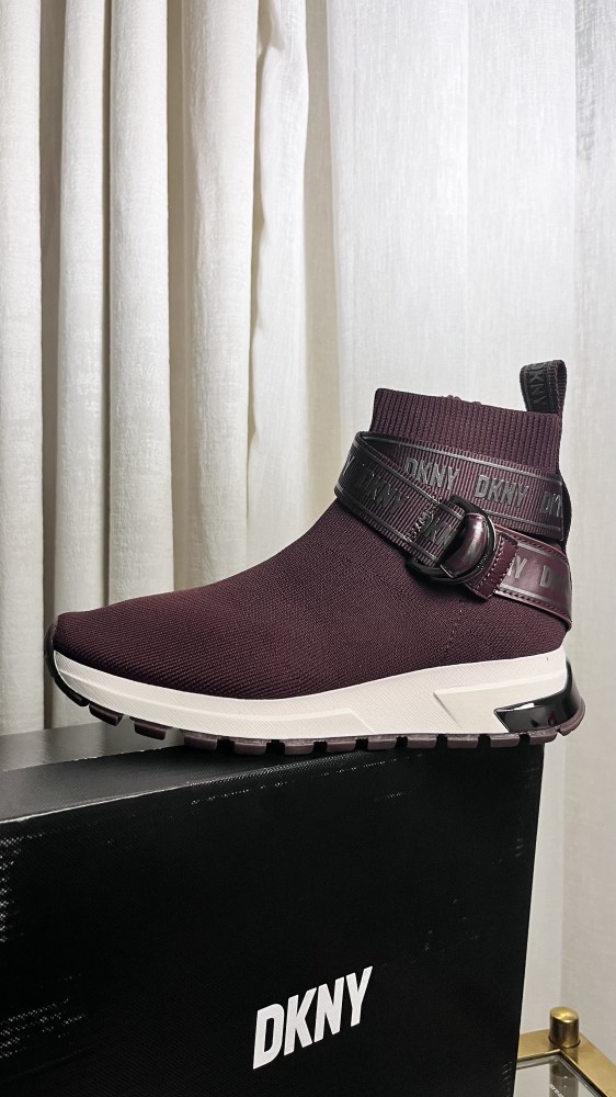 حذاء من دكني DKNY مقاس 37