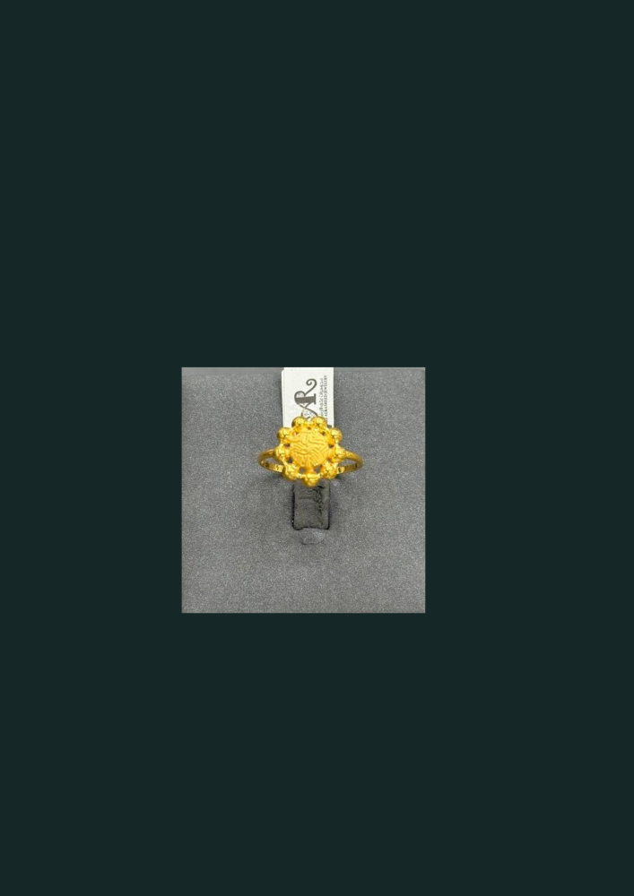Half a 21-karat set weight 7.44