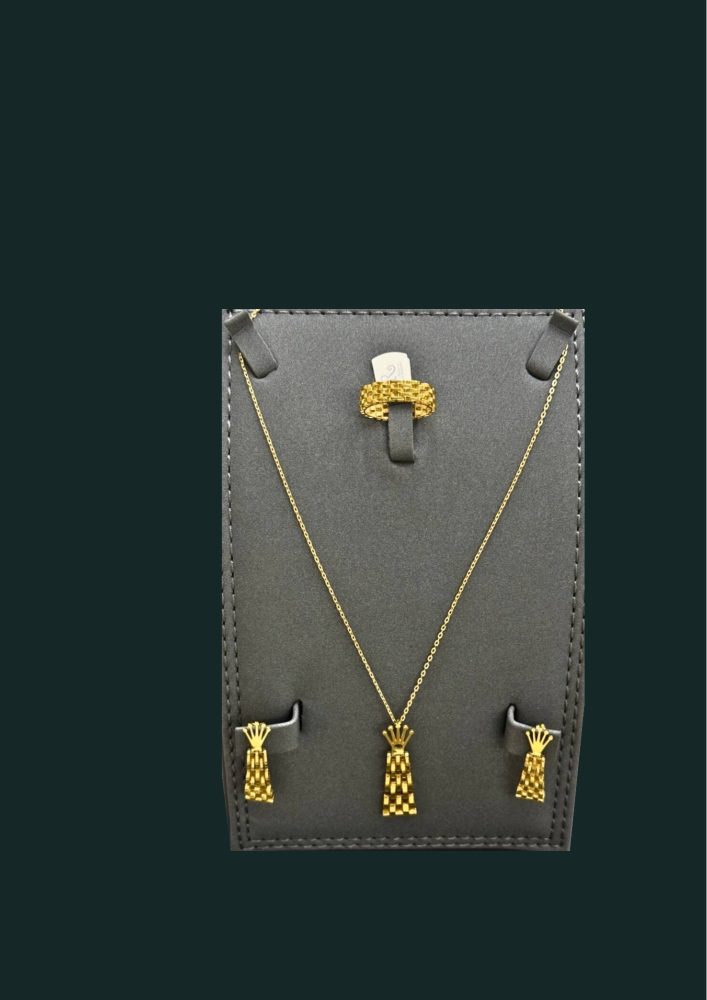 نص طقم عيار 18 وزن 10.36