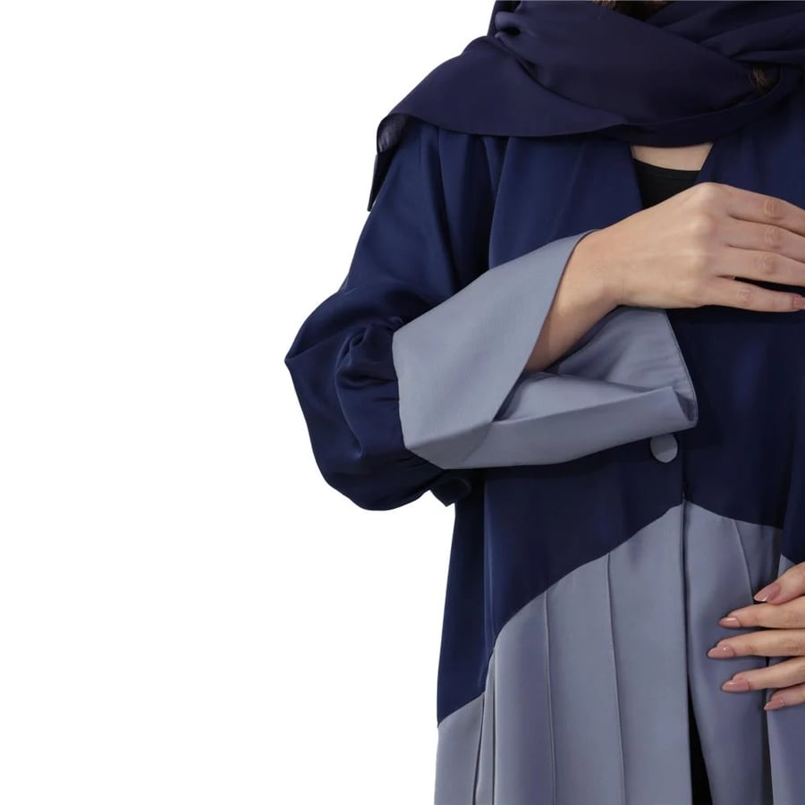 عباية حرير سوبر ندى بلونين ، قصّة انسيابية ومريحة