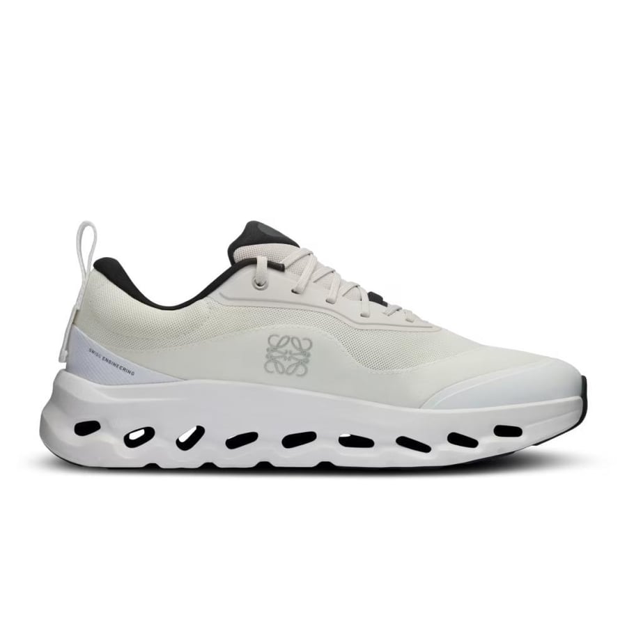 حذاء  اون رانينج   X لويفي كلاود تيلت  - 2.0   On runing X Loewe - Cloudtilt Sneakers