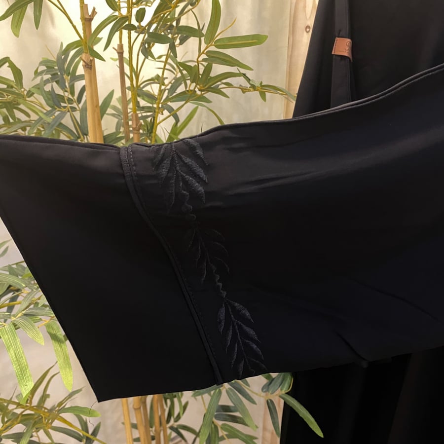 عباية تطريز بالكُم