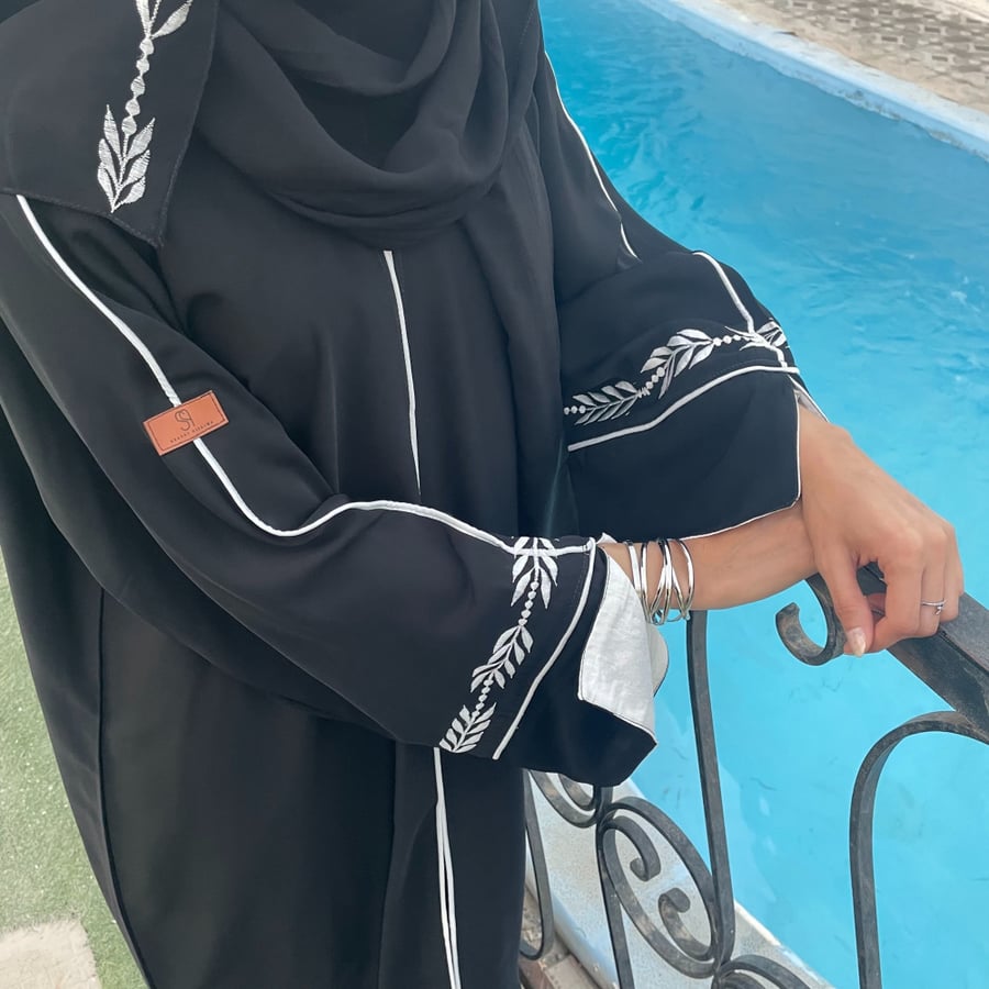 عباية تطريز بالكُم