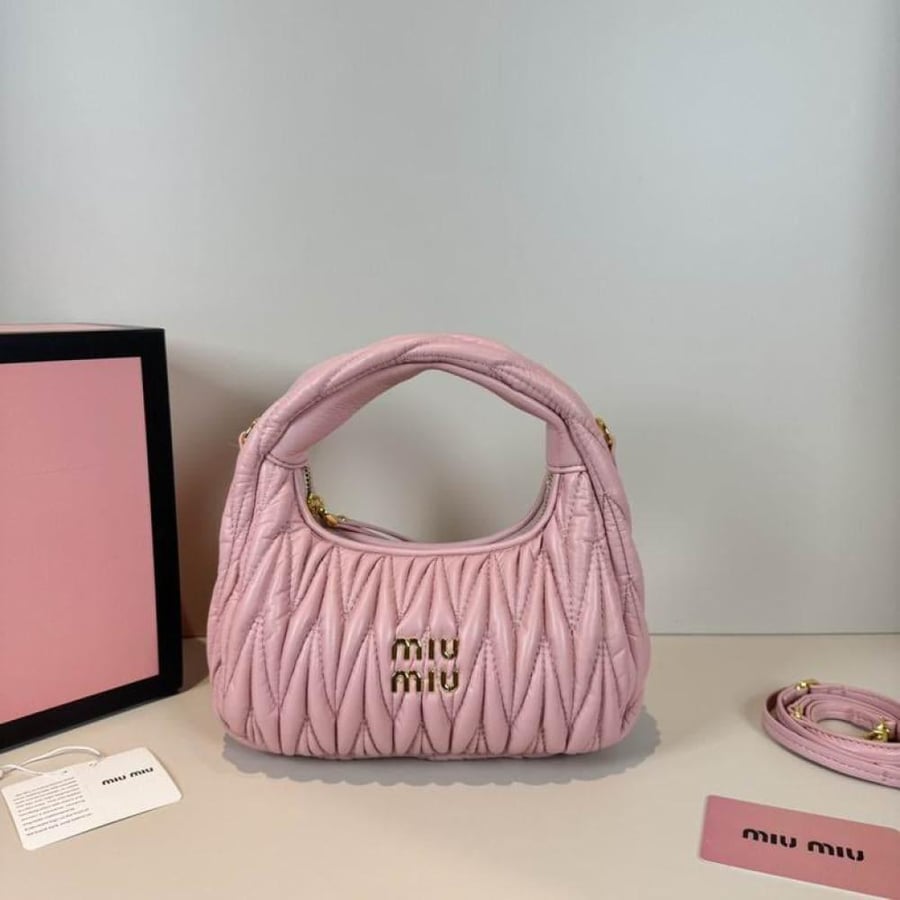 شنطة ميو ميو واندر Miu Miu Wander
