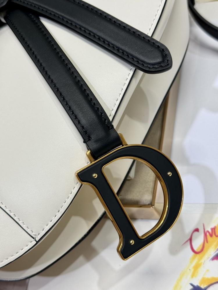 شنطة سادل ديور Dior Saddle