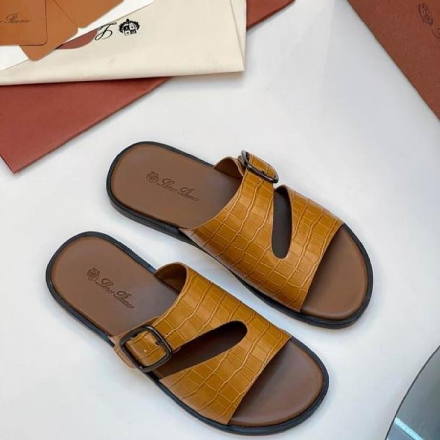 نعال Loro piana