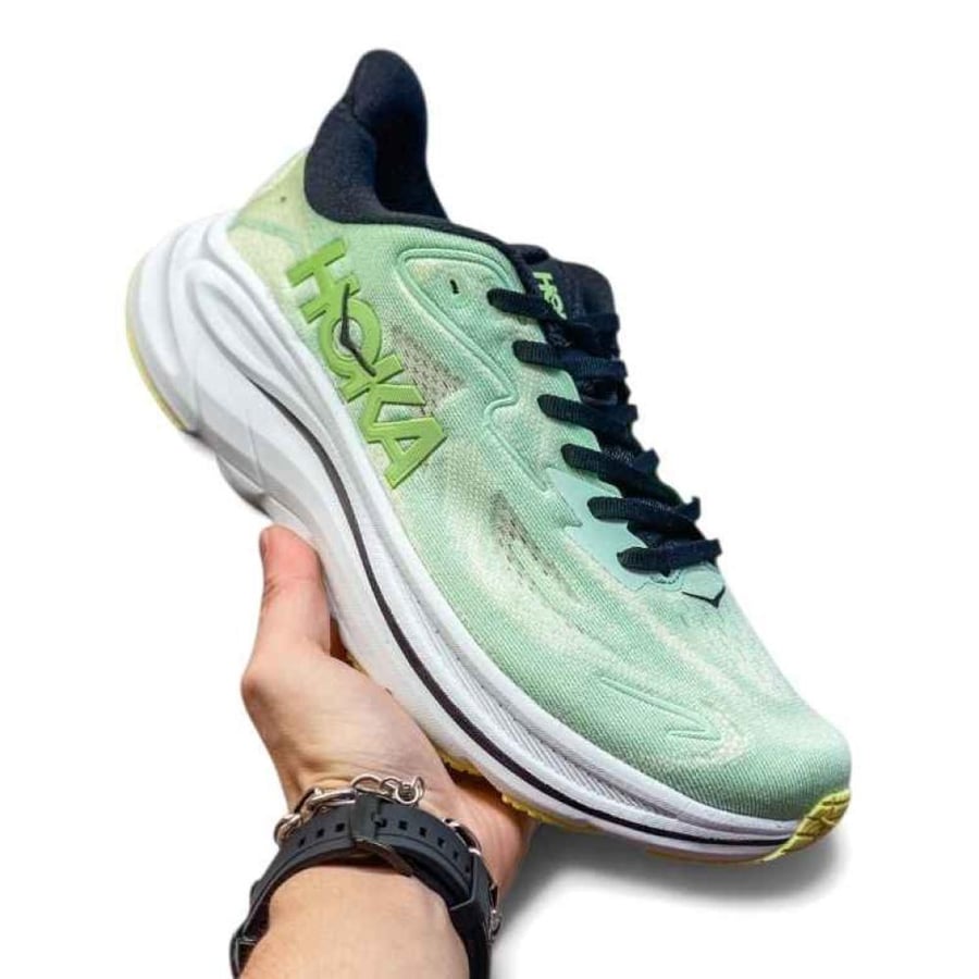 HOKA Clifton 10