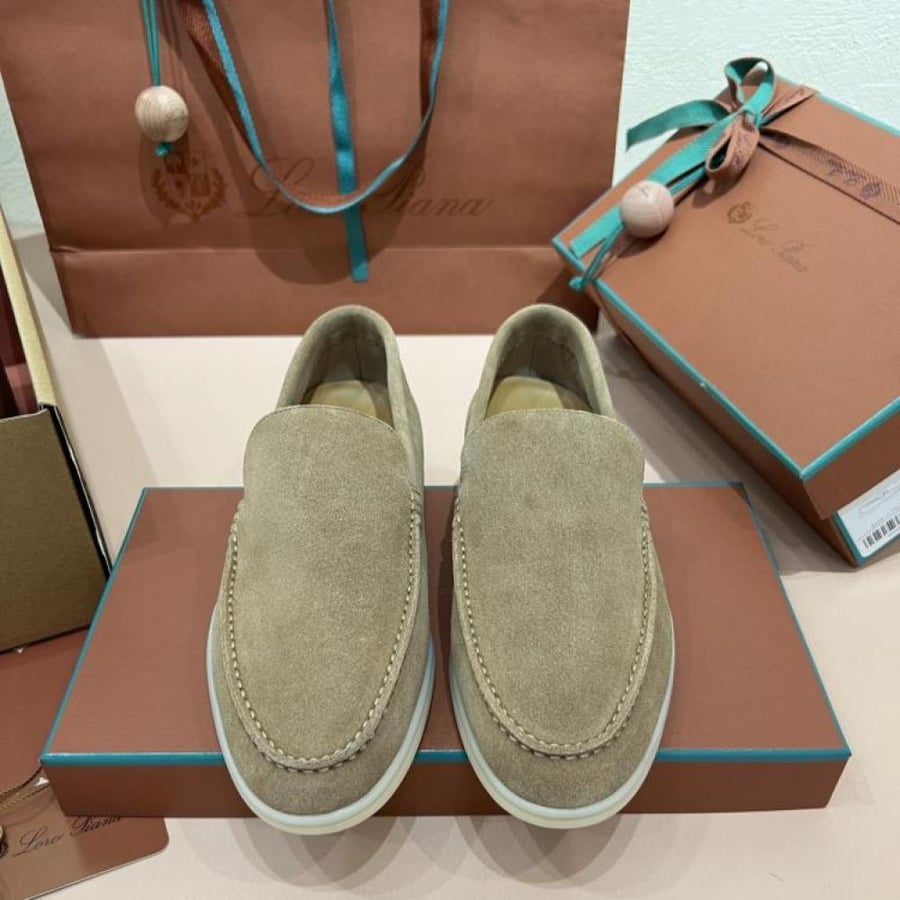 كاجوال Loro Piana