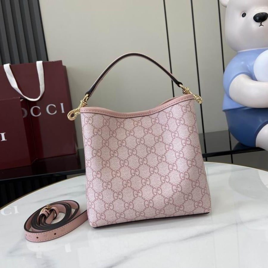 شنطة جوتشي ميني باكت GUCCI mini bucket bag