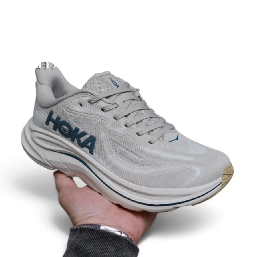 HOKA Clifton 10