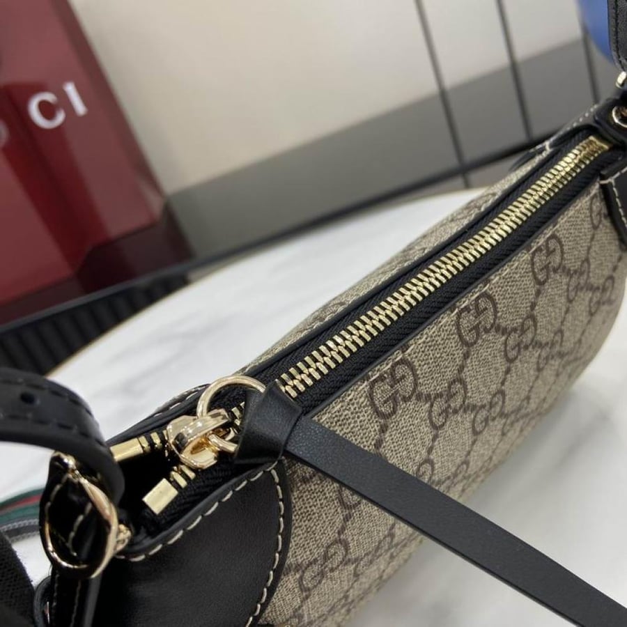 شنطة كتف جوتشي متوسطة Medium Shoulder Bag