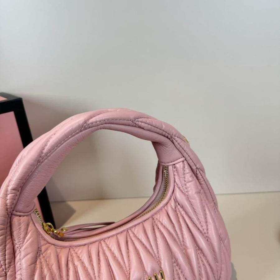 شنطة ميو ميو واندر Miu Miu Wander