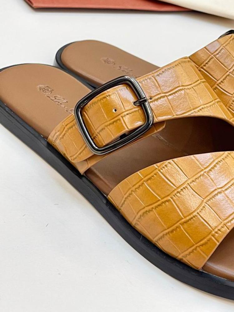 نعال Loro piana