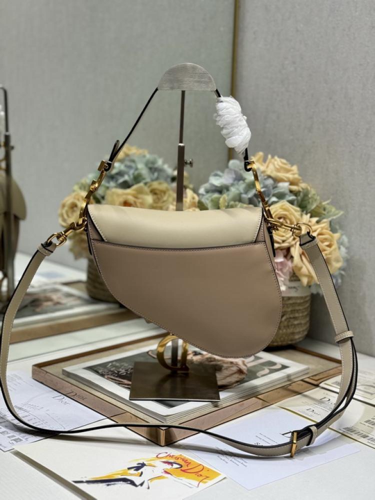 شنطة سادل ديور Dior Saddle