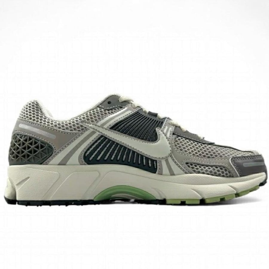 Nike Air Zoom Vomero 5