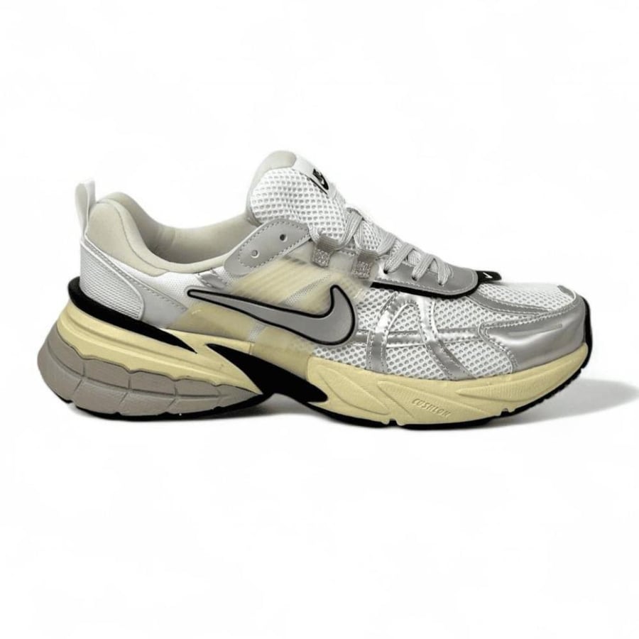 NIKE V2K RUN