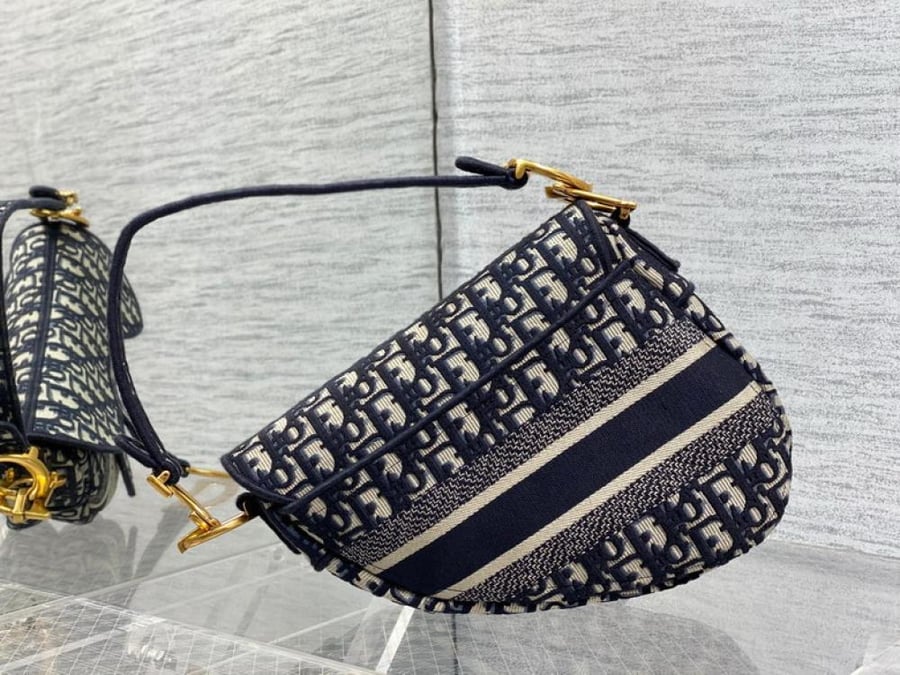 شنطة كريستيان ديور  Christian Dior