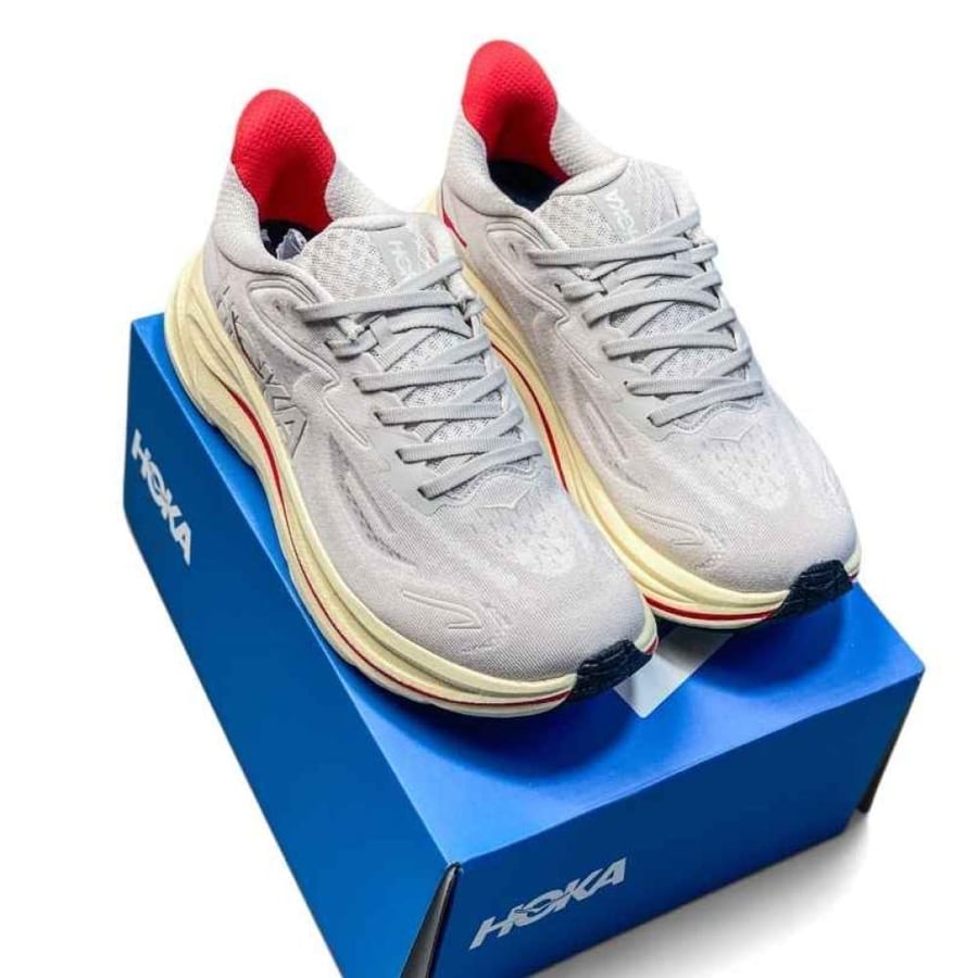 HOKA Clifton 10