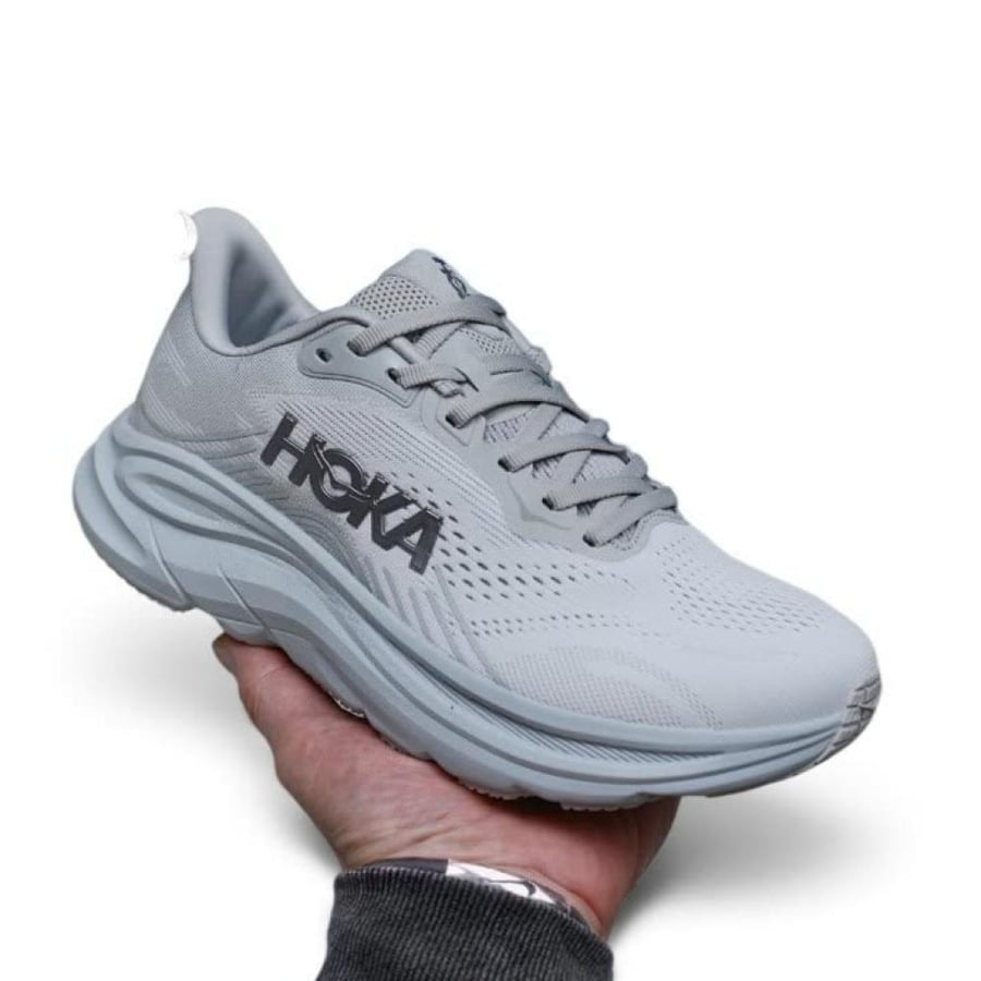HOKA Clifton 11