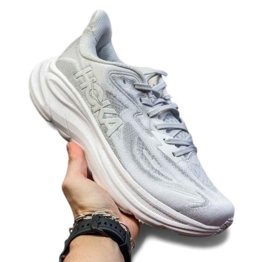 HOKA Clifton 10