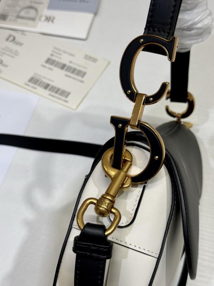 شنطة سادل ديور Dior Saddle
