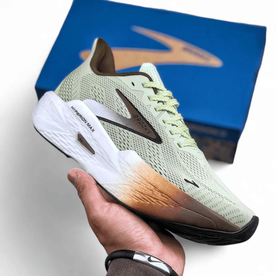 Brooks Hyperion Max 2