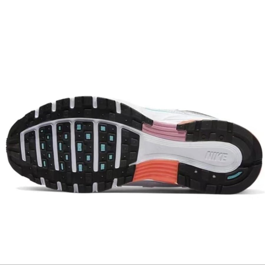 6000 Nike
