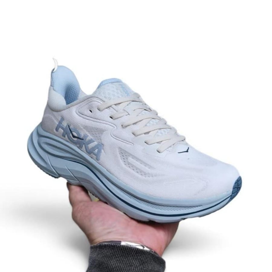 HOKA Clifton 10