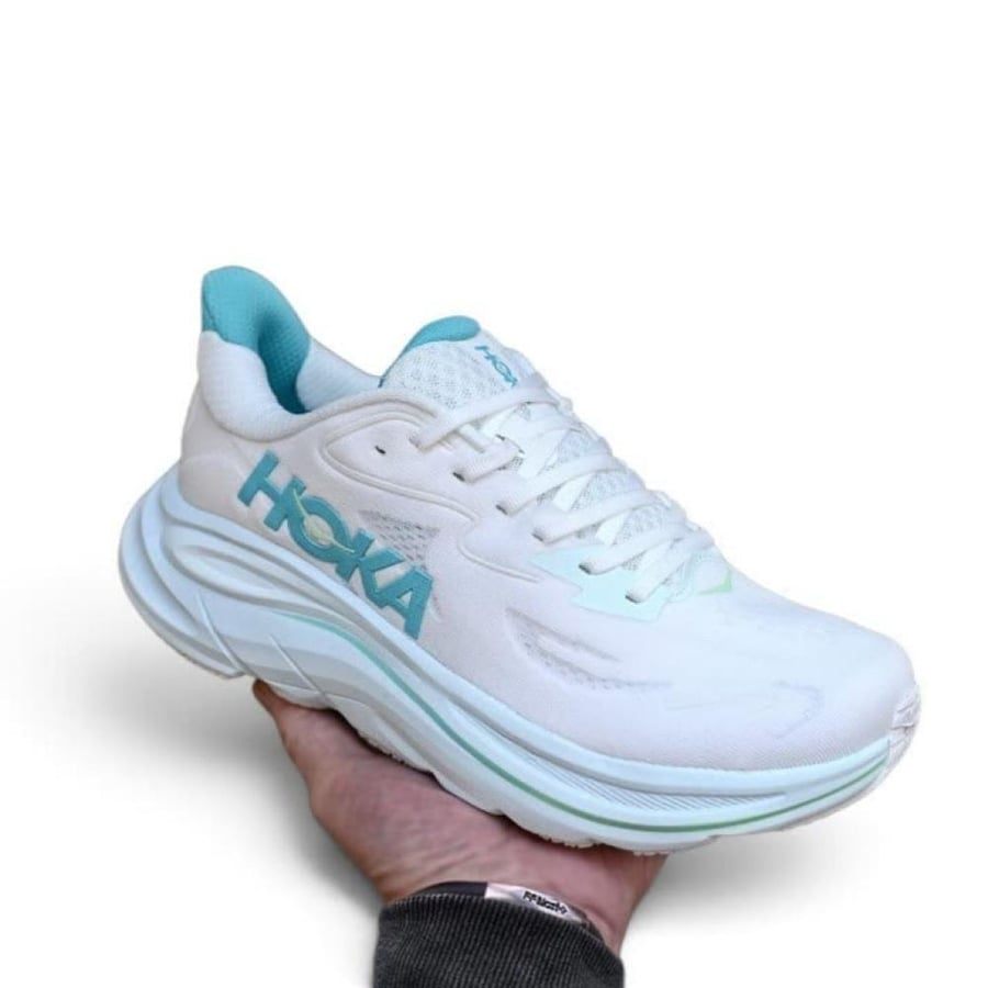 HOKA Clifton 10